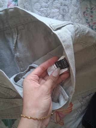 Shorts de mezclilla beige mujer