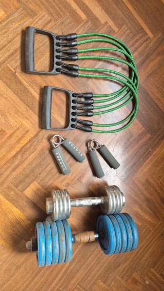 Set di esercizi: bande e manubri