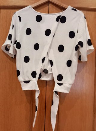 Bershka Blusa lunares blanca y negra Talla S