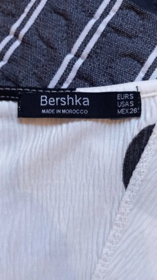 Bershka Blusa lunares blanca y negra Talla S