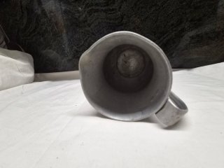 Jarra antigua de aluminio