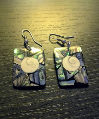 Pendientes de caracola y nácar