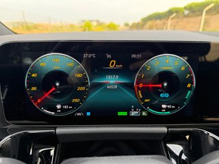 MERCEDES-BENZ GLA 250e 2021 GRIS MAGNO