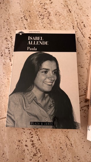 Biblioteca de autor Isabel Allende Paula