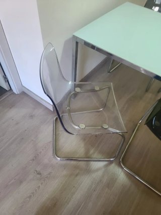 Mesa de comedor cristal y 4 sillas