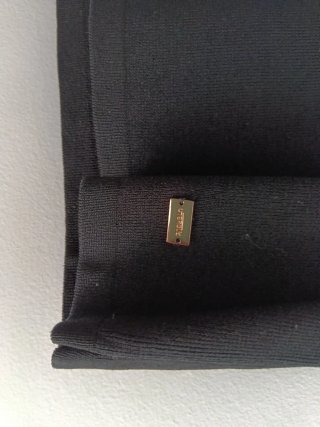 Jersey negro de manga corta Uterqüe