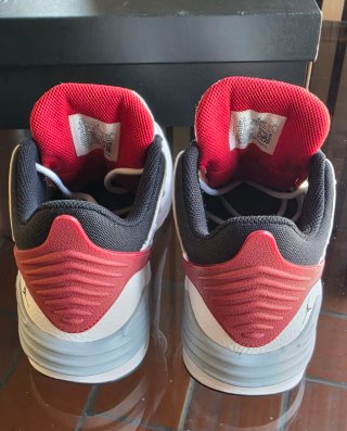 Jordan Max Aura 5 Blancas/Rojas Talla 42