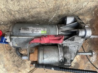 Motor arranque Renault Scenic 1.9 dci 8200628419