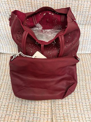 Bolso rojo con bolsito
