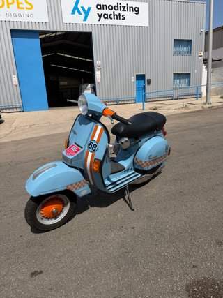 Vespa 200 Azul