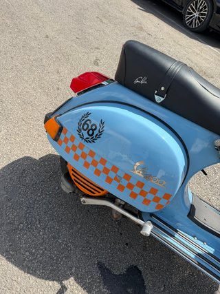 Vespa 200 Azul