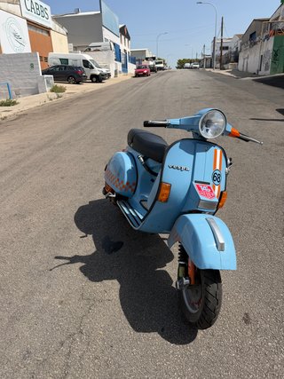 Vespa 200 Azul