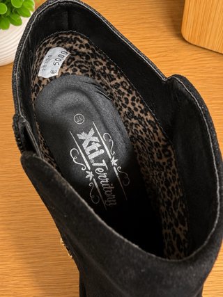 Botines Xti Tacón Talla 38 Negros Nuevos