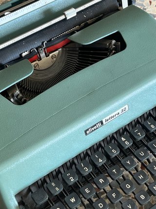 Máquina de escribir Olivetti Lettera 32