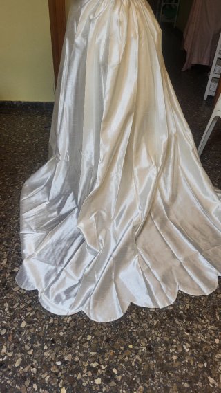 Traje de Novia linea imperio, seda salvaje.