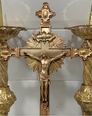 ANTIGUA CRUZ DE ALTAR Y HACHEROS FRANCIA S. XIX
