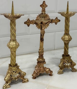 ANTIGUA CRUZ DE ALTAR Y HACHEROS FRANCIA S. XIX