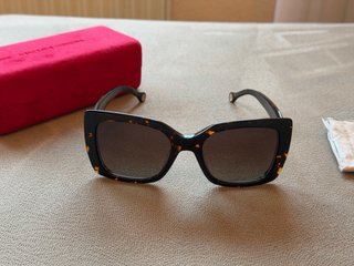 Gafas de sol Carolina Herrera Tortoise