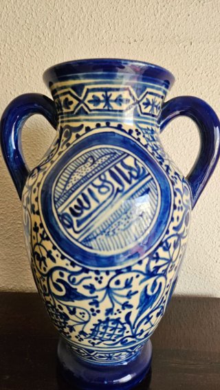Jarrón antiguo de cerámica