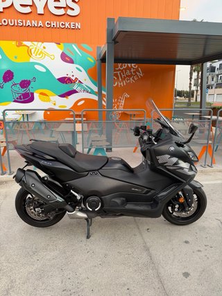 Yamaha TMAX 560