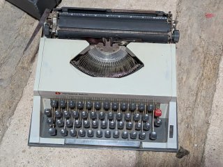 Máquina de escribir Olympialette Deluxe