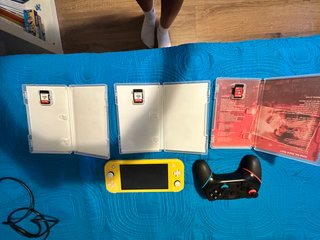 Nintendo Switch Lite Amarilla + 3 Juegos + Mando