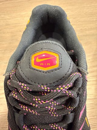 Nike Air Max Plus Talla 37.5 Negro/Rosa