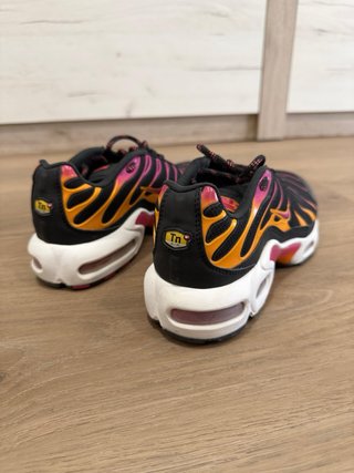 Nike Air Max Plus Talla 37.5 Negro/Rosa
