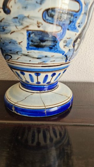 Jarrón antiguo de cerámica