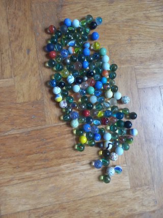 Colección 100 canicas normales y especiales