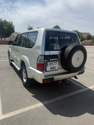 Toyota Land Cruiser 90 2001