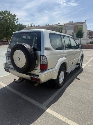 Toyota Land Cruiser 90 2001