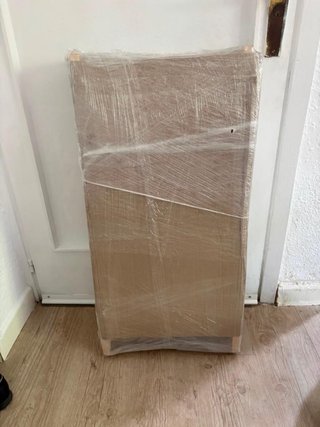 Silla de madera plegable sin usar