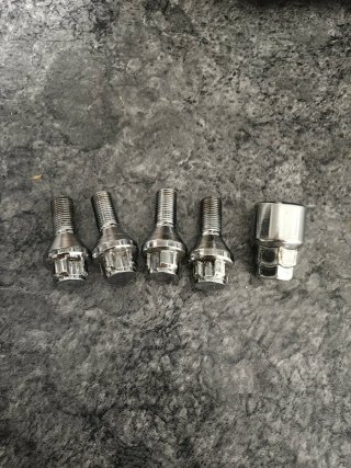 Tornillos antirrobo Peugeot 206