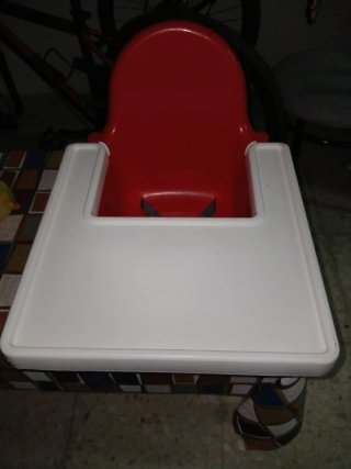 Trona roja para bebé
