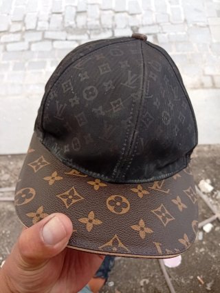 Gorra Louis Vuitton Monogram Negra y Marrón