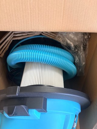 Aspiradora azul nueva sin usar