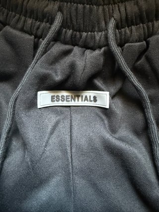 Pantalones cortos ESSENTIALS negros