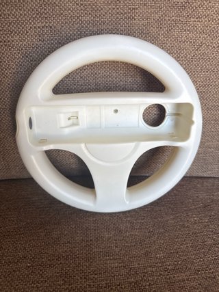 Nintendo Wii con 3 mandos, volante y cargador