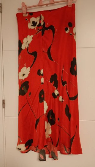 Falda midi Zara