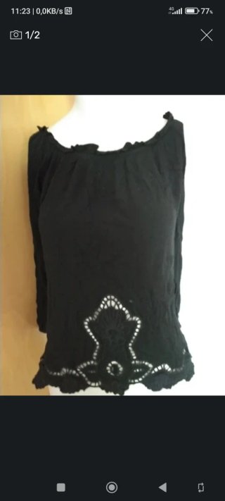 Blusa negra con encaje