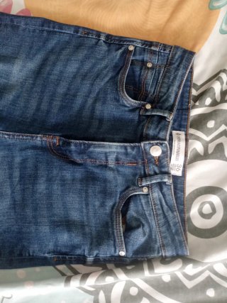 Pantalón vaquero campana Stradivarius T.36 D78