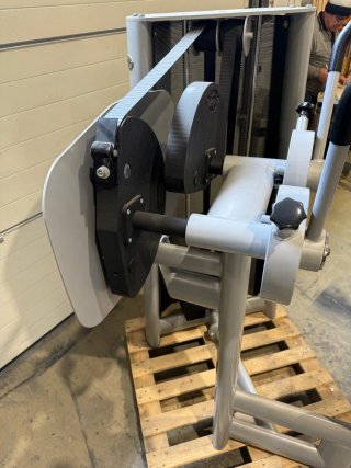 Máquina Gym 80 crossover.