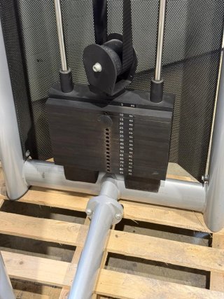Máquina Gym 80 crossover.