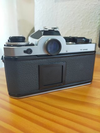 Cámara Analógica Nikon FE Cuerpo Plata/Negro