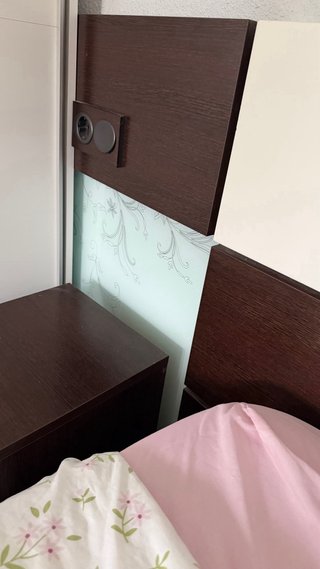 Cabecero cama polipiel y canapé 1,50, con enchufes