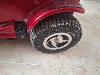 Moto de minusválidos scooter roja
