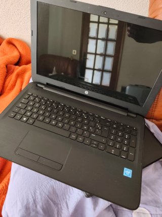 Portátil HP 500GB 4GB RAM Preto