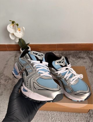 Asics Gel Azules y Plateadas Talla 38