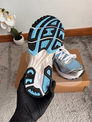 Asics Gel Azules y Plateadas Talla 38